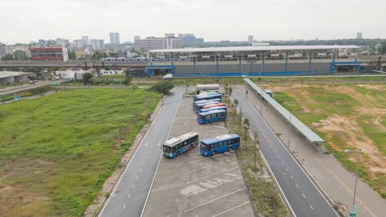 Tuyến xe buýt 61-77 chính thức vận hành, dễ dàng kết nối Thành phố Hồ Chí Minh